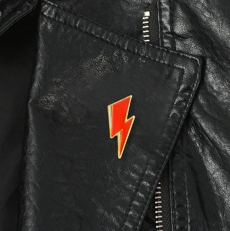 Aladdin Lightning Enamel Pin B - Women Fashion Icon ulasan dan harga